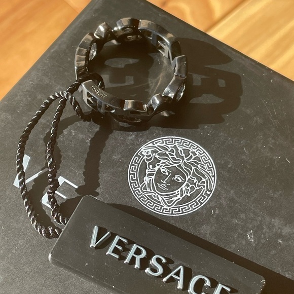 Versace Logo Gunmetal Silver Ring - Picture 3 of 13